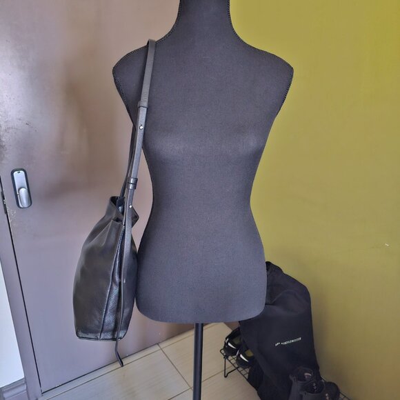 Samuel Ashley Poppy Leather Crossbody Bag - 2024 - Pebbled Black - Picture 5 of 16